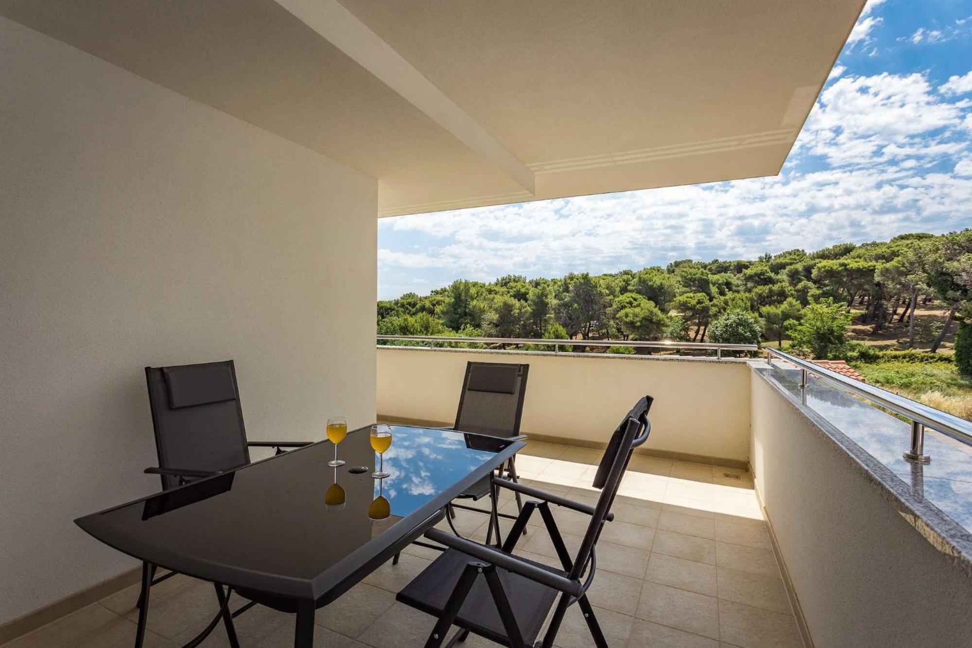 Apartments At Villa Frida Premantura Esterno foto