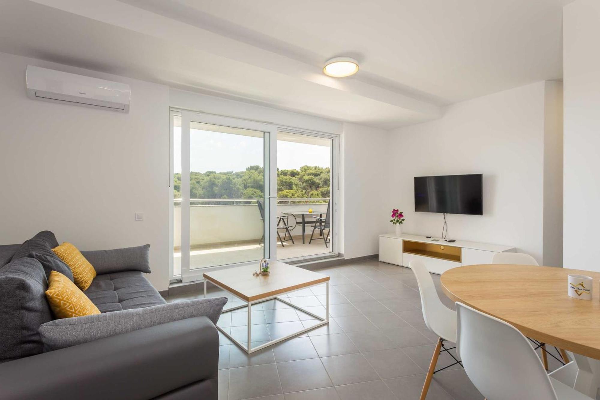 Apartments At Villa Frida Premantura Esterno foto